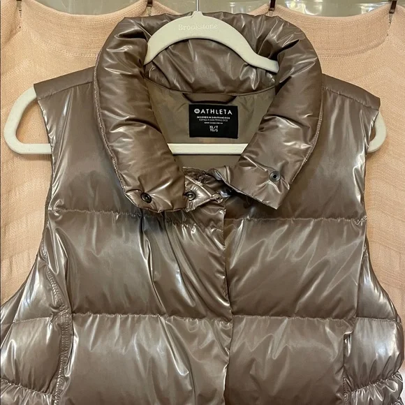 Athleta Brown Downtown Puffer Vest - Picture 2 of 14